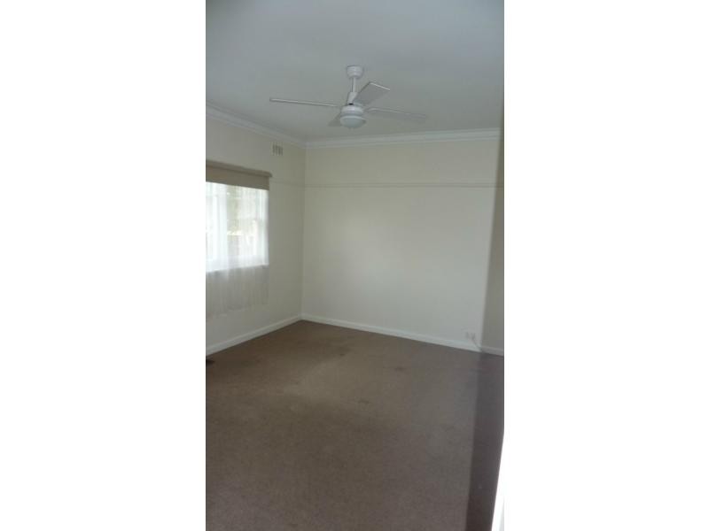 6 Elm Street, Airport West VIC 3042