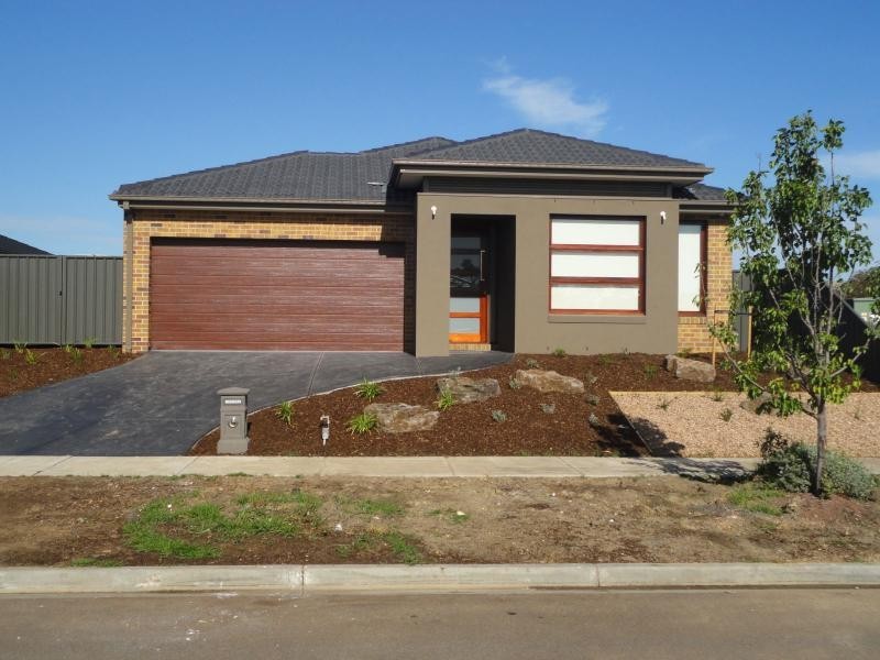 10 Central Park Boulevard, Deer Park VIC 3023