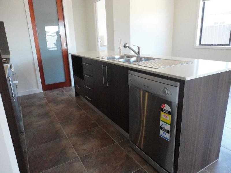 10 Central Park Boulevard, Deer Park VIC 3023