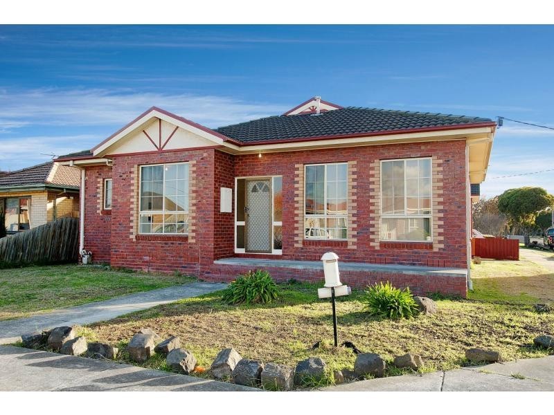 29 Highlands Avenue, Airport West VIC 3042