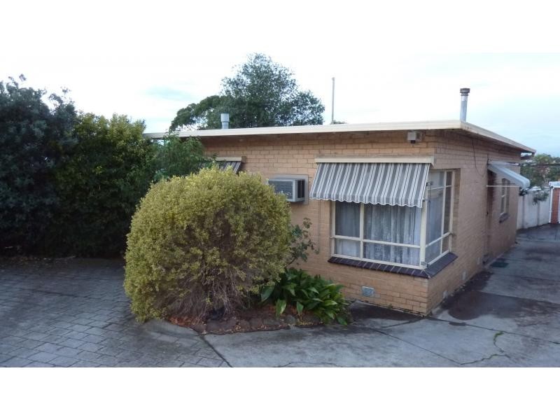 2/310 Napier Street, Strathmore VIC 3041