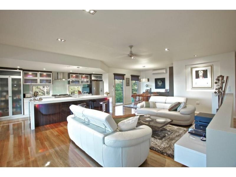 8 Alice Street, Russell Island QLD 4184