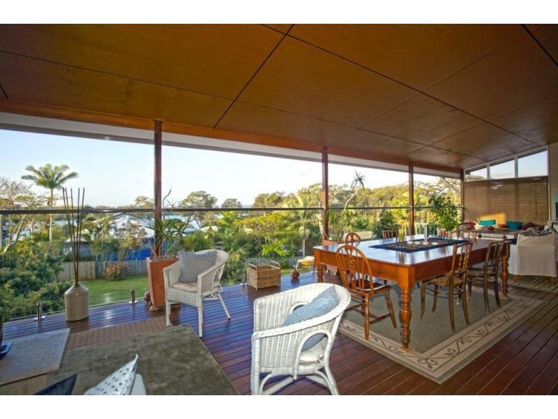 8 Alice Street, Russell Island QLD 4184