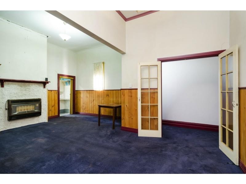 282 Pin Oak Crescent, Flemington VIC 3031