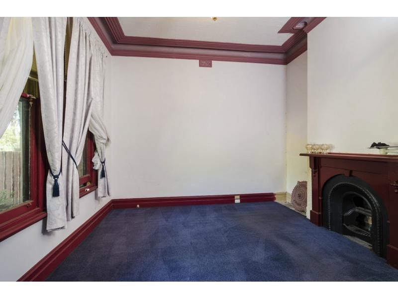 282 Pin Oak Crescent, Flemington VIC 3031