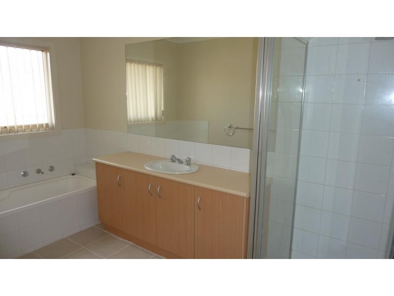 13 Rylie Lane, Maribyrnong VIC 3032