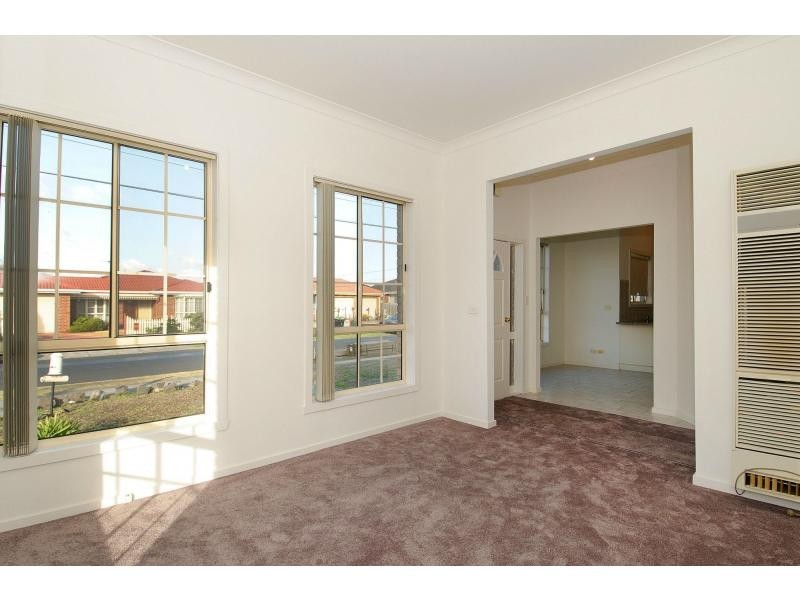 29 Highlands Avenue, Airport West VIC 3042