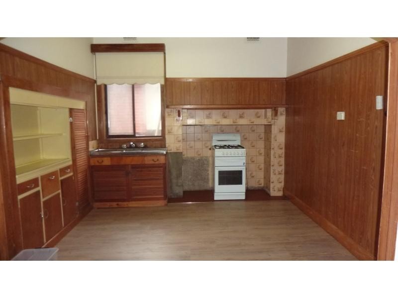 8 Westgate Street, Pascoe Vale South VIC 3044