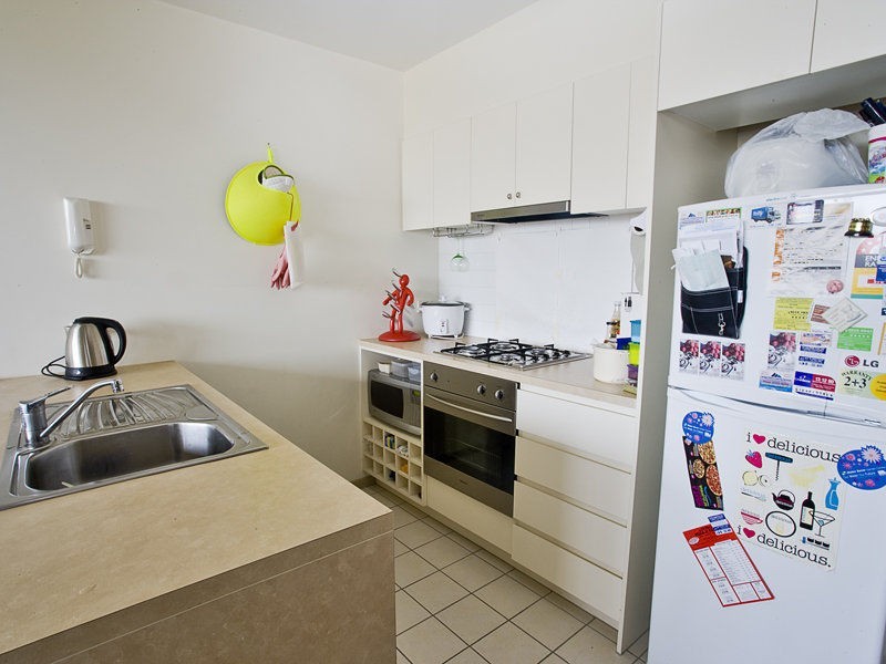 207/70 Speakmen Street, Kensington VIC 3031