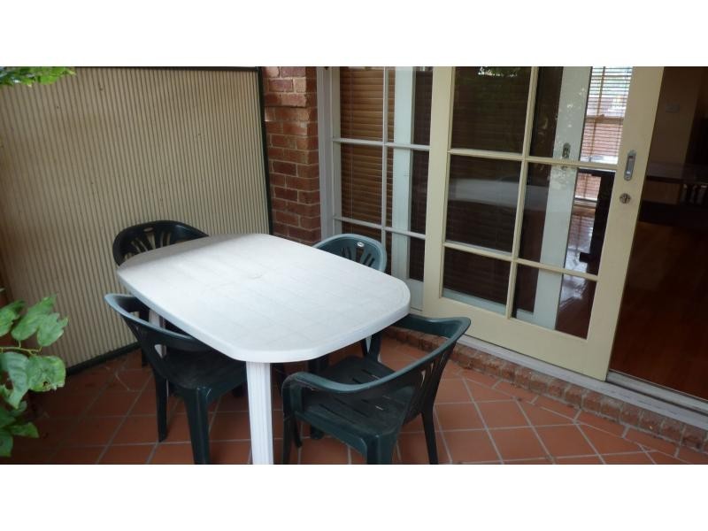 1/1 Logan Street, Glenroy VIC 3046