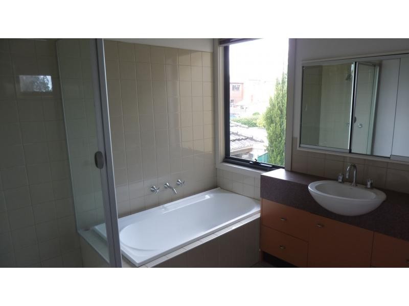 31 The Parade, Ascot Vale VIC 3032