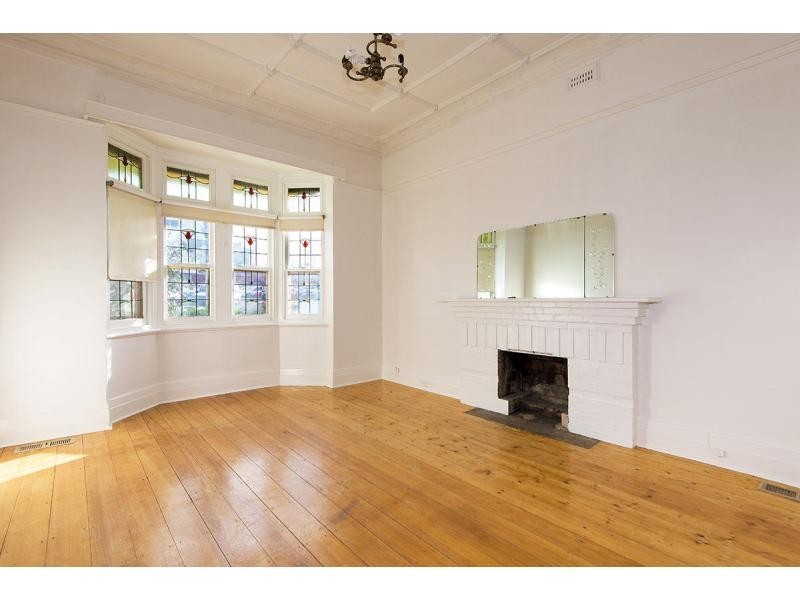 2 Thorn Street, Essendon VIC 3040