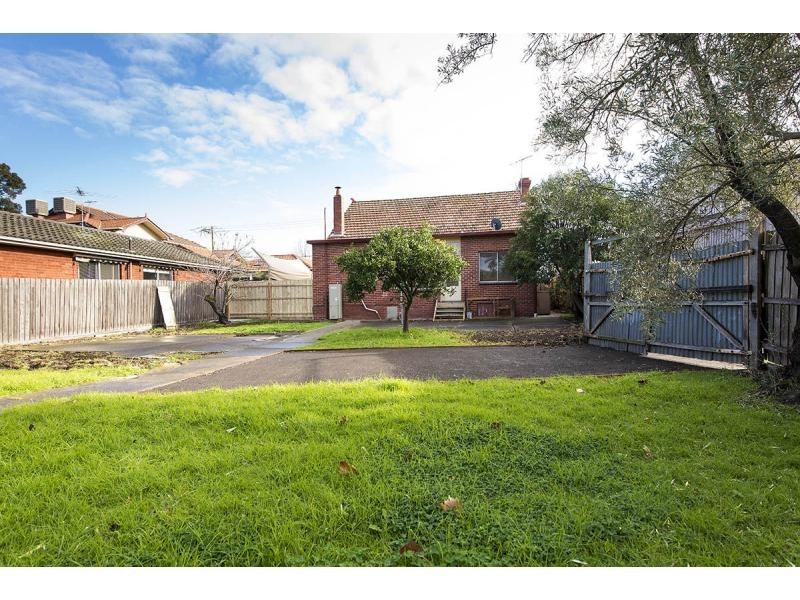 2 Thorn Street, Essendon VIC 3040