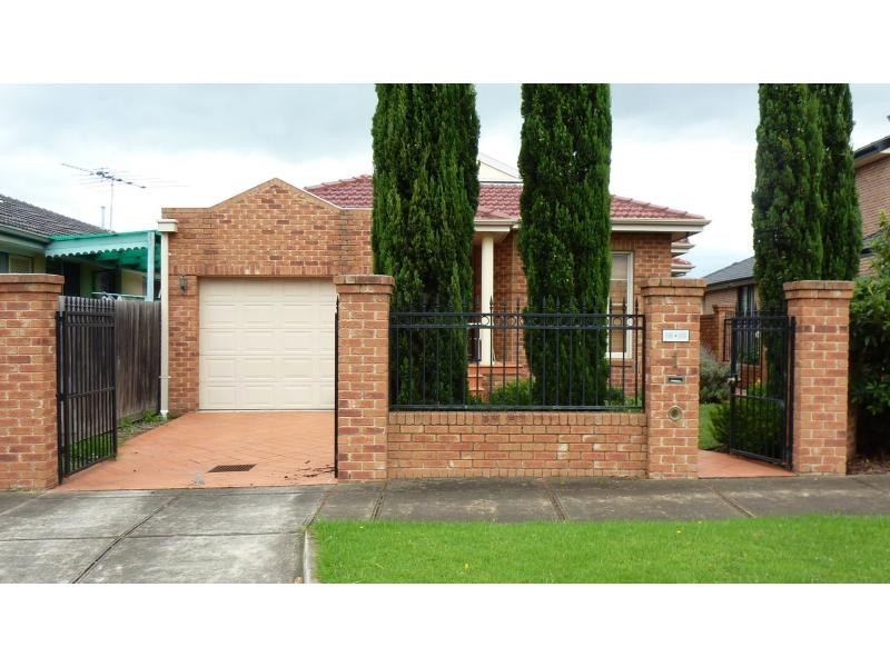 1/1 Logan Street, Glenroy VIC 3046