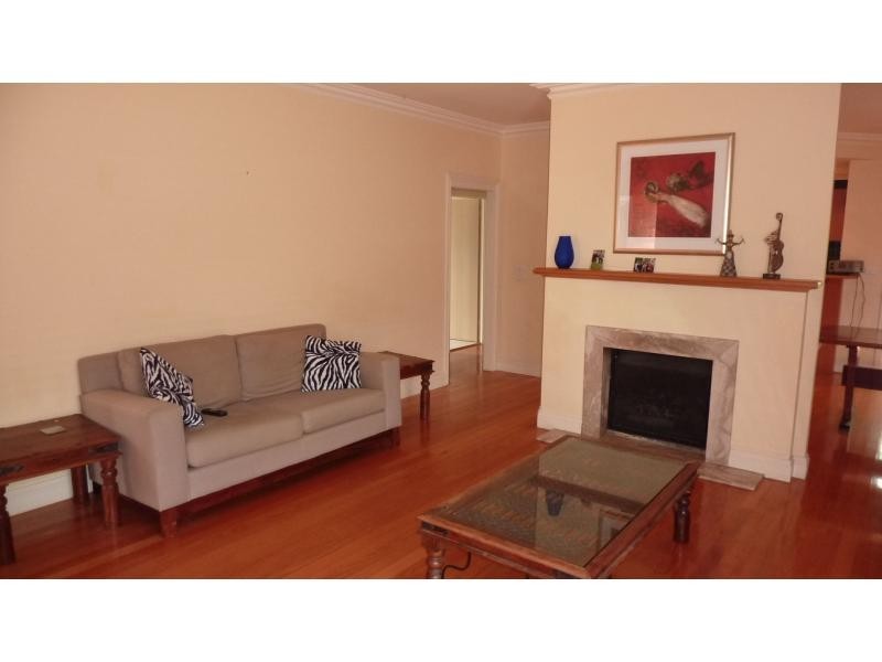 1/1 Logan Street, Glenroy VIC 3046