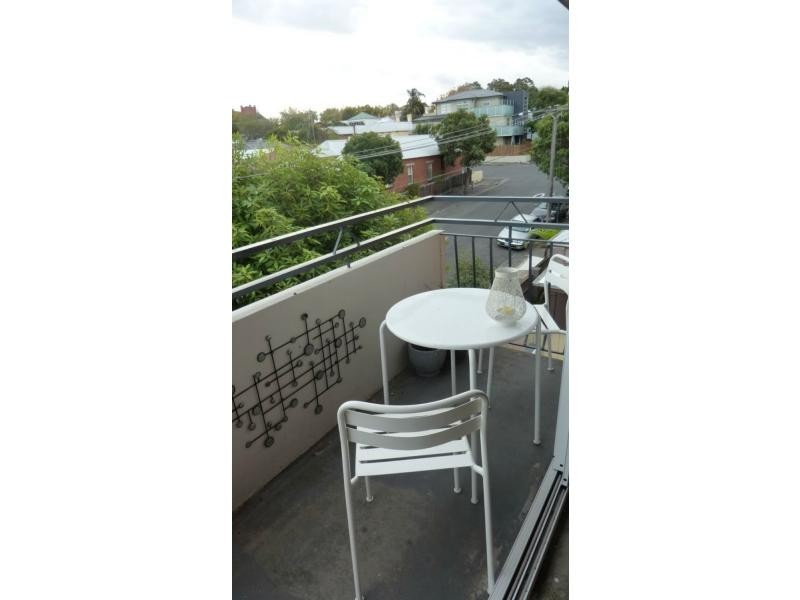 9/51 Bignell Street, Flemington VIC 3031