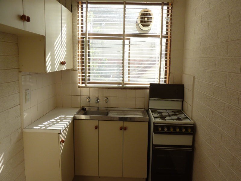 8/18 Shaftesbury Street, Essendon VIC 3040