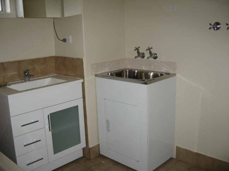 2/10 Dunlop Street, Maribyrnong VIC 3032