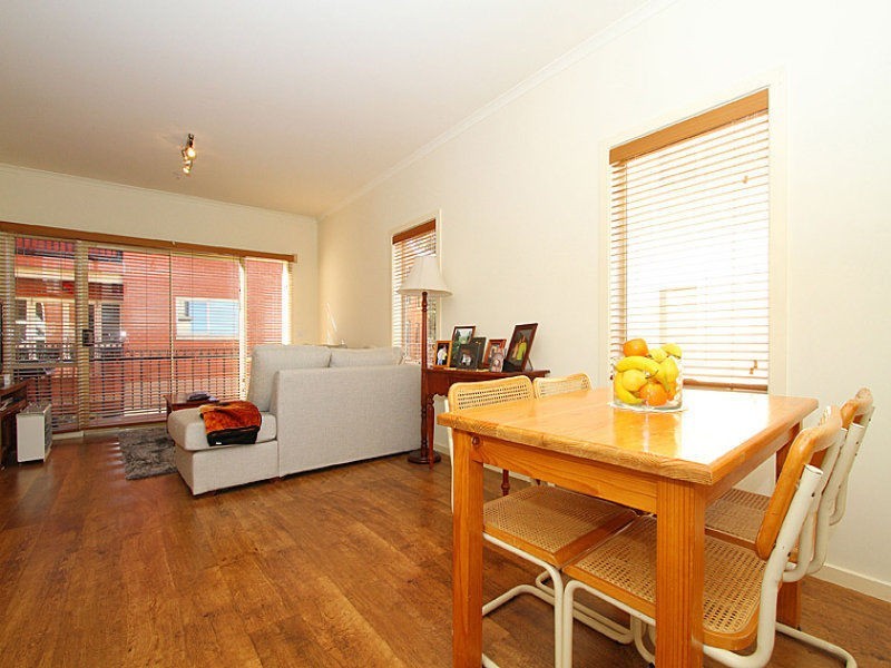 12/16 Mawbey Street, Kensington VIC 3031