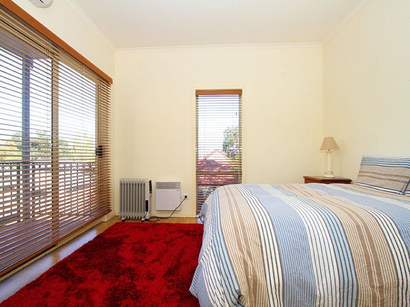 12/16 Mawbey Street, Kensington VIC 3031