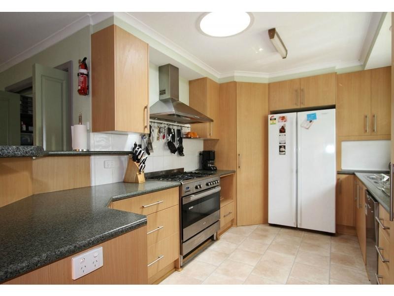 40 Wahroonga Crescent, Greensborough VIC 3088