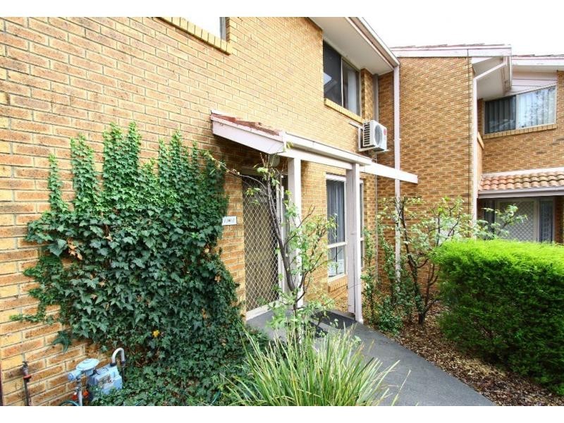 2/21 Broad Street, Greensborough VIC 3088