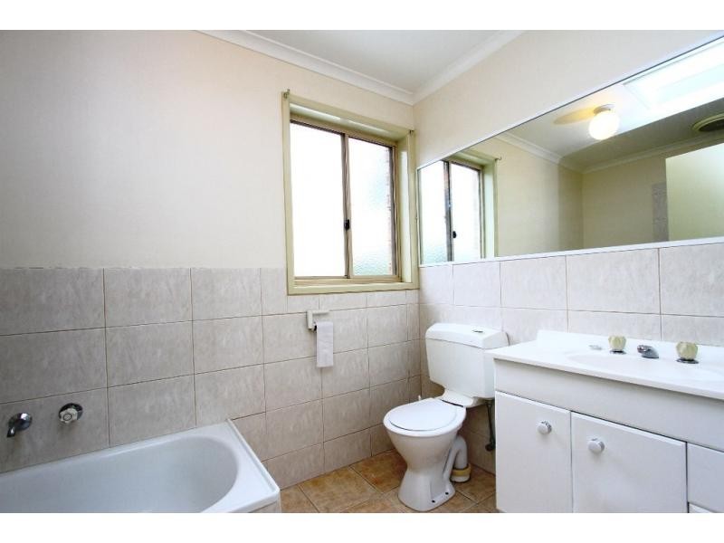 2/21 Broad Street, Greensborough VIC 3088