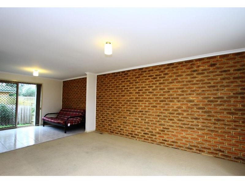 2/21 Broad Street, Greensborough VIC 3088