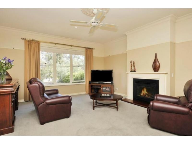 2 Cloud Court, Eltham VIC 3095