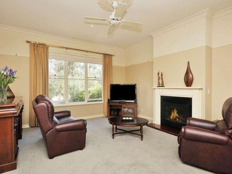 2 Cloud Court, Eltham VIC 3095