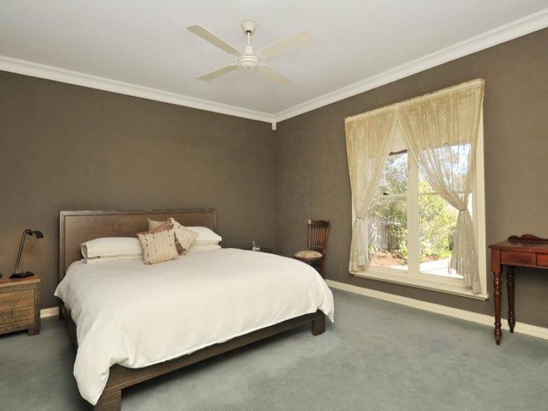 2 Cloud Court, Eltham VIC 3095