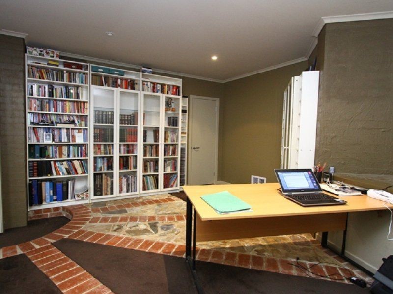 2 Cloud Court, Eltham VIC 3095