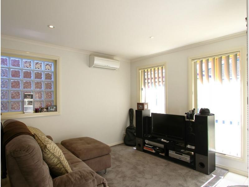 2/17 Newton Street, Thomastown VIC 3074