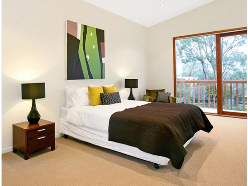 33 Heacham Road, Eltham VIC 3095