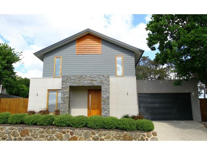 4 Baldwin Avenue, Montmorency VIC 3094