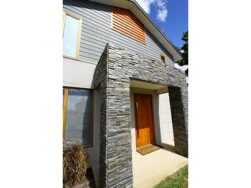 4 Baldwin Avenue, Montmorency VIC 3094