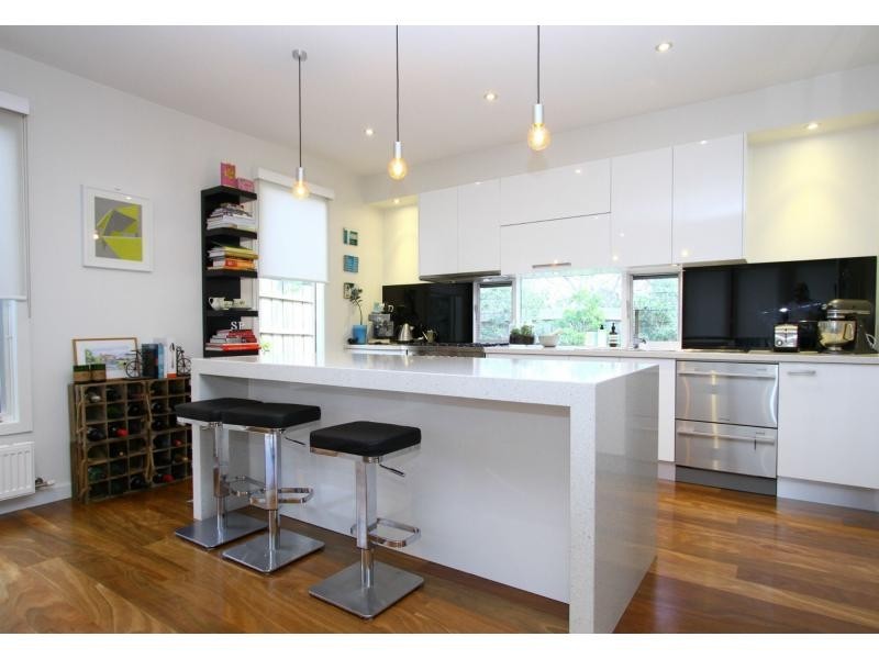 4 Baldwin Avenue, Montmorency VIC 3094