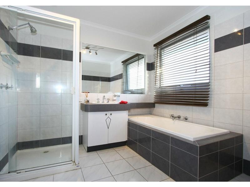 1 Whistler Walk, South Morang VIC 3752