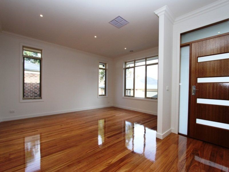 1/27 Old Aqueduct Road, St Helena VIC 3088