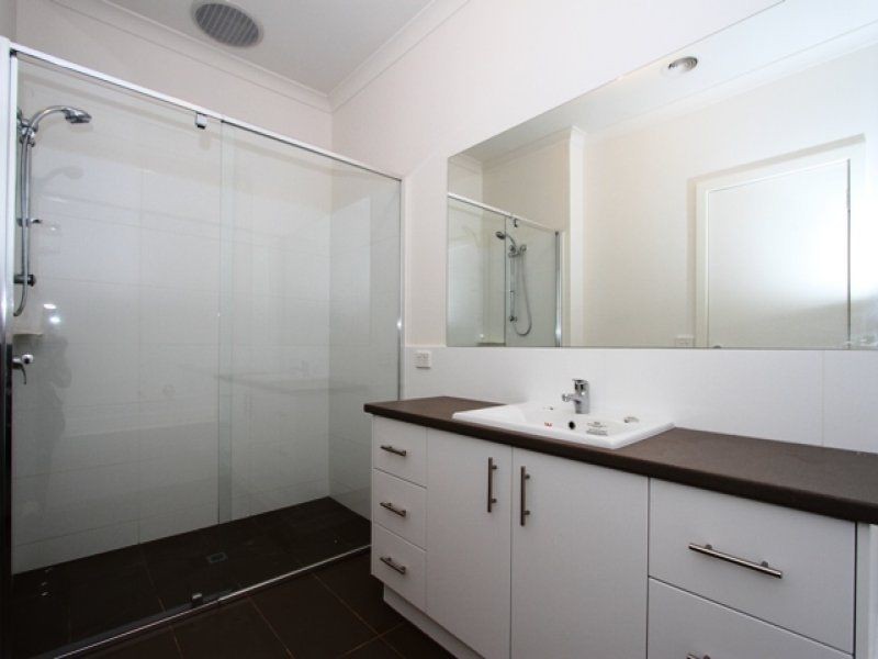 1/27 Old Aqueduct Road, St Helena VIC 3088