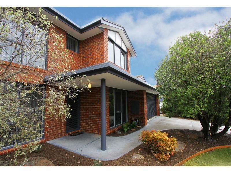 1 Whistler Walk, South Morang VIC 3752