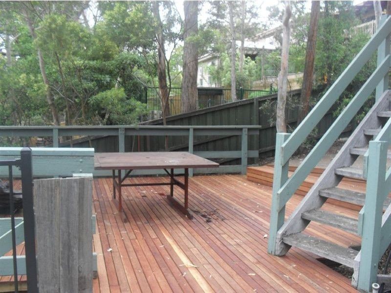 27 Wycliffe Crescent, Eltham VIC 3095