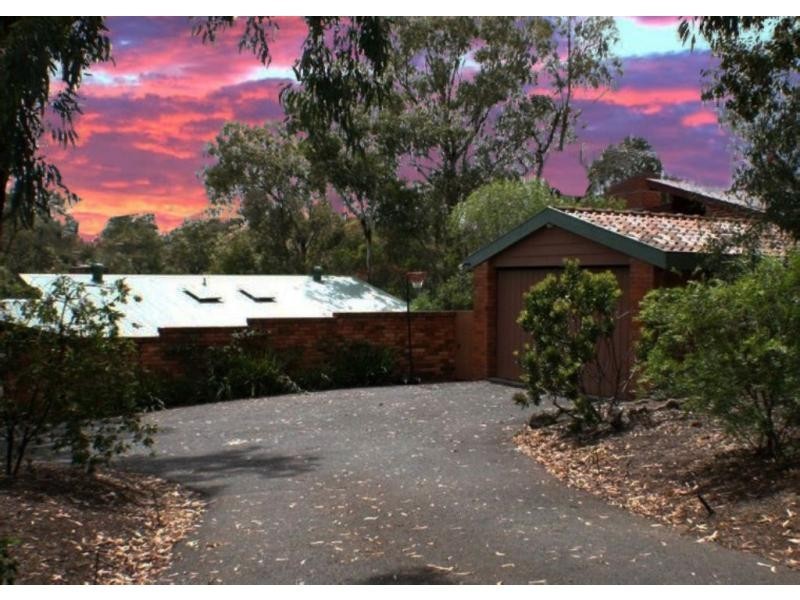 27 Wycliffe Crescent, Eltham VIC 3095