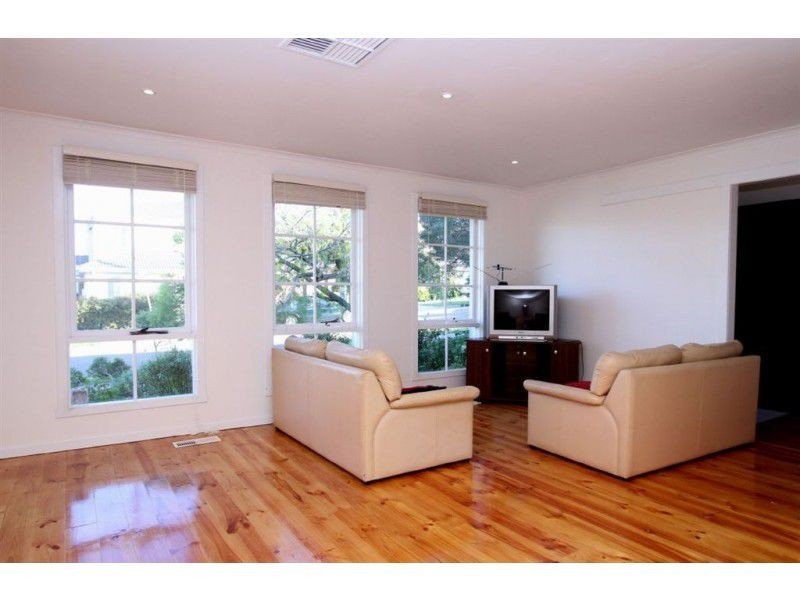 2/35 Roger Street, Doncaster East VIC 3109