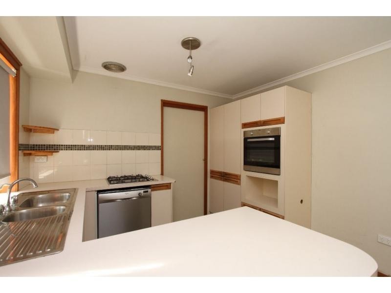 1 Orsett Court, Mill Park VIC 3082