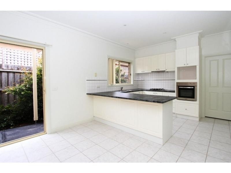 2/62 Rattray Road, Montmorency VIC 3094