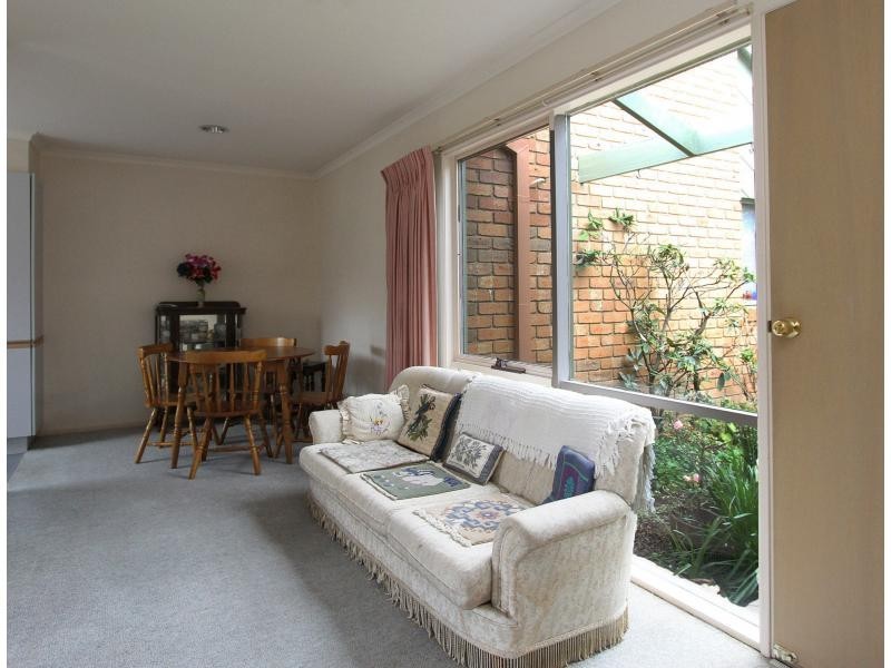 14/43 Railway Parade, Eltham VIC 3095