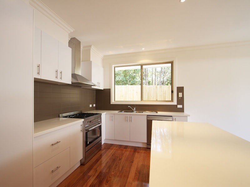 Unit 2/17 Aanenseno Court, Montmorency VIC 3094
