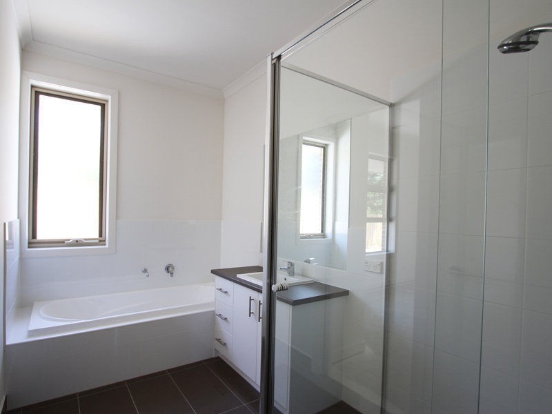 Unit 2/17 Aanenseno Court, Montmorency VIC 3094
