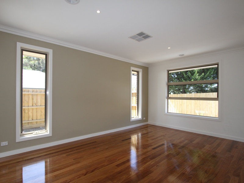 Unit 2/17 Aanenseno Court, Montmorency VIC 3094